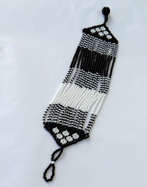 african beaded bracelet sibaya black white2