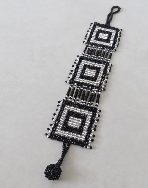 african beaded bracelet square silver black 17