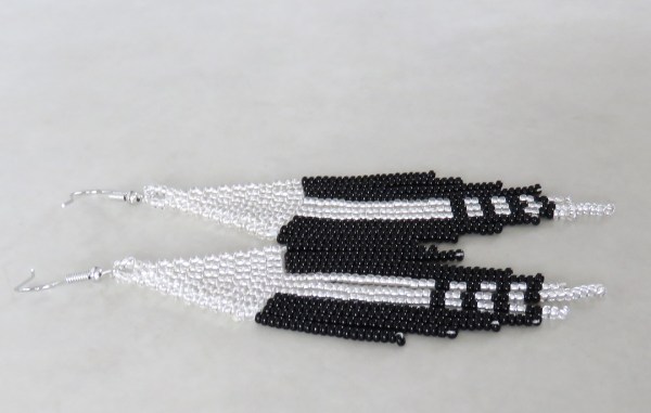 african beaded earrings shiduli silver black 1