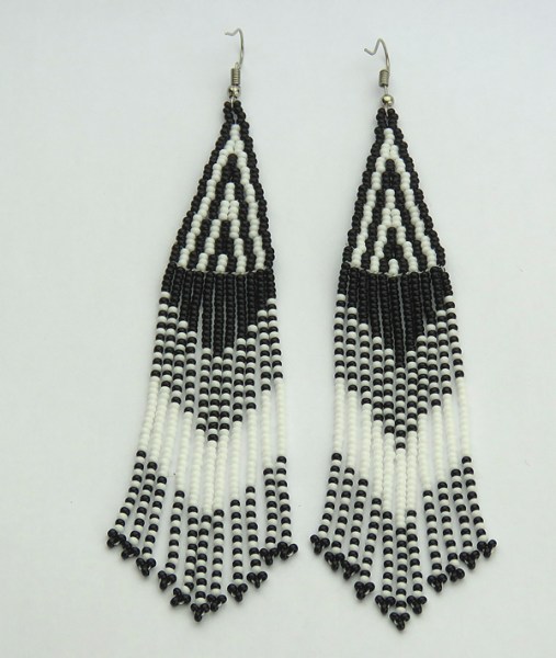 african beaded earrings thonga black white 1