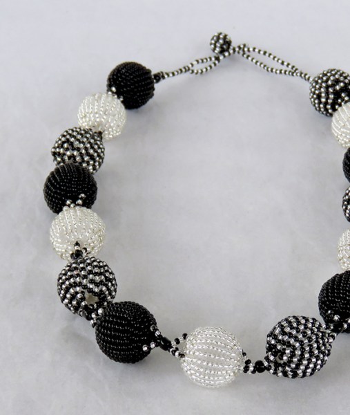 african beaded necklace bobble silver black51
