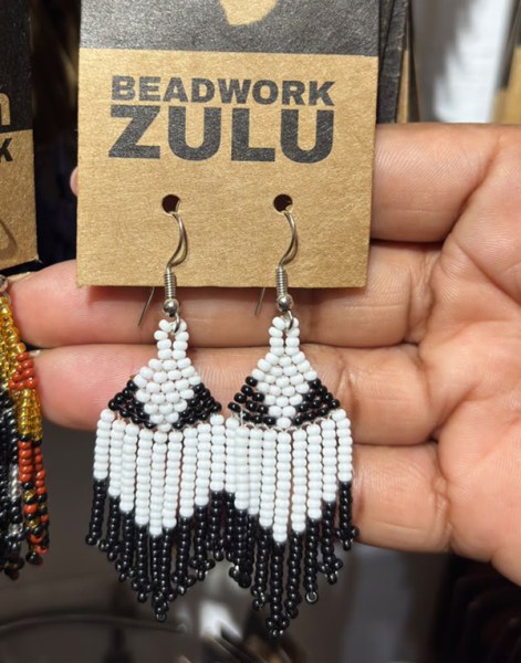 Beaded Short Tassel Earrings White Black