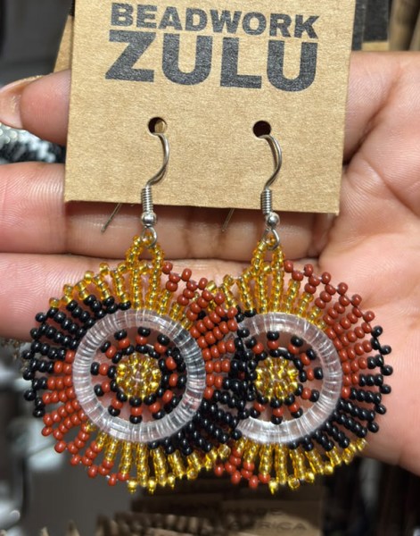 beaded-earring-small-circle-brown-black-gold