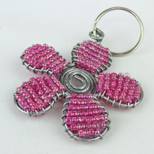 beaded flower keyring pink 1