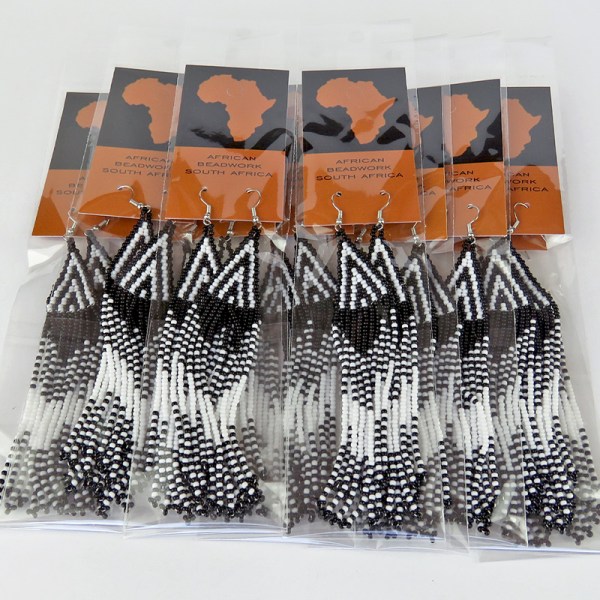 beaded thonga earrings packaging black white 1