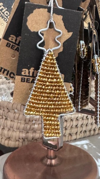 African Beaded Christmas Tree.1 Gold